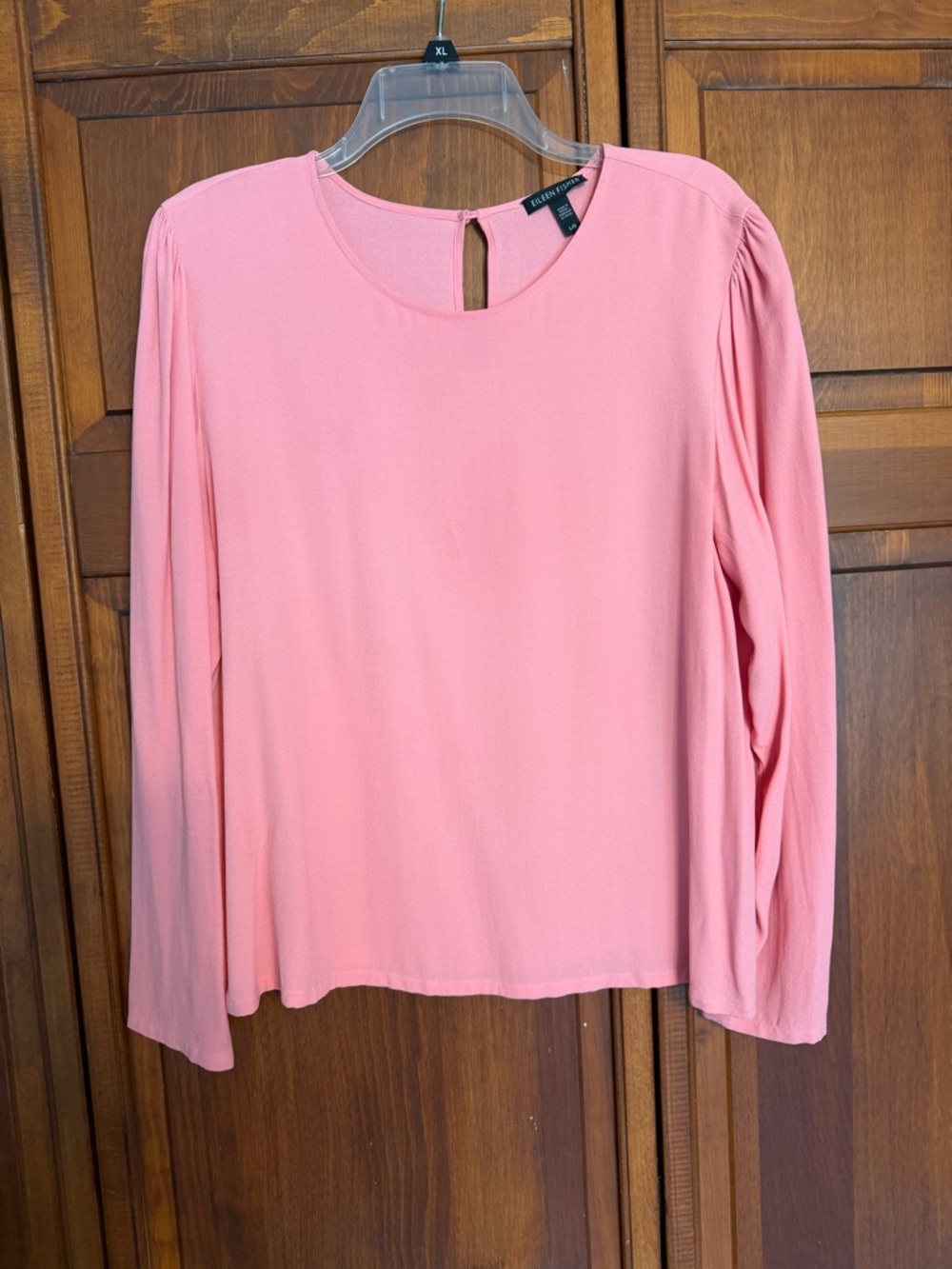 Eileen Fisher 100% silk Pink Long-Sleeve Keyhole Top size Large